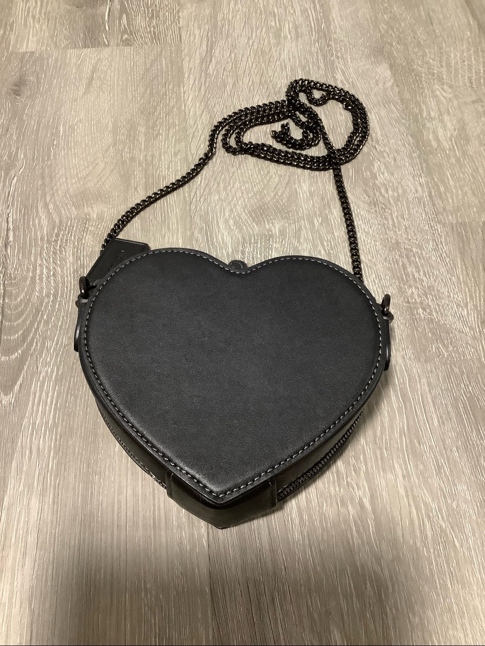 Coach black heart crossbody bag - Picture 2 of 9